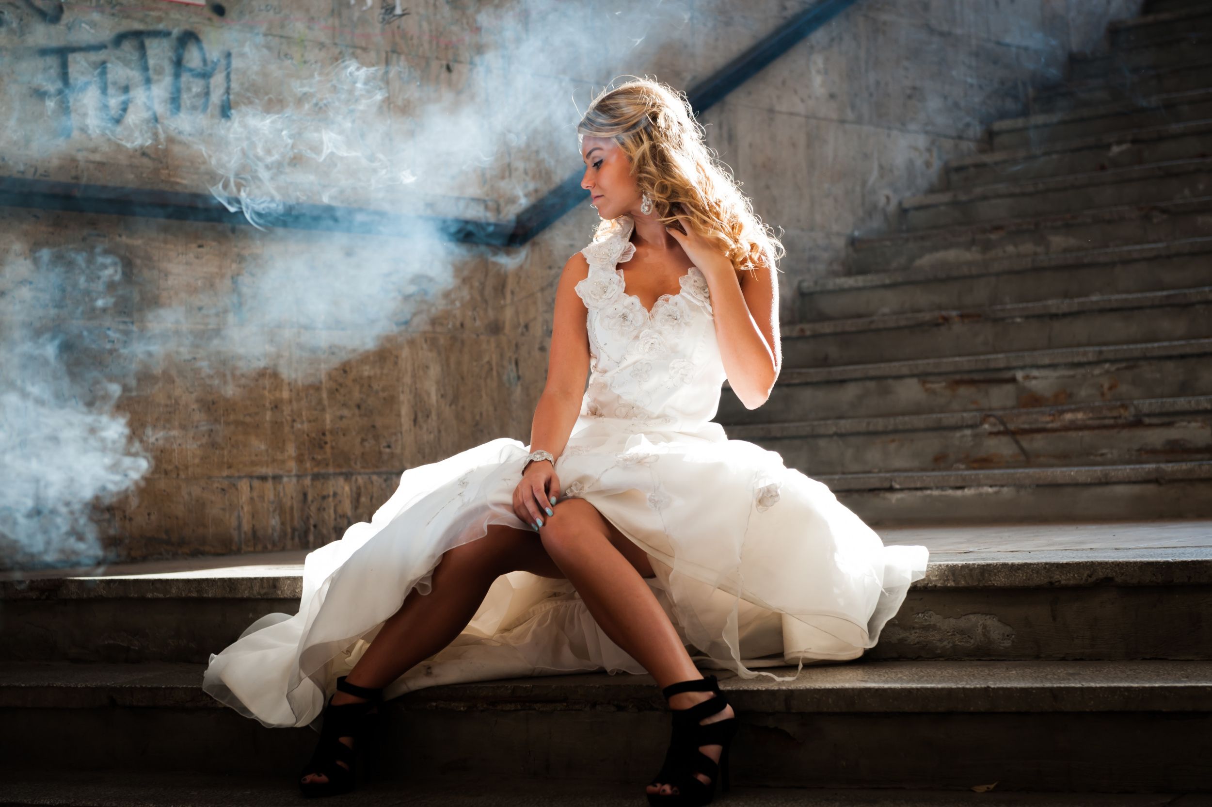 girl-woman-white-photography-stair-smoke-112362-pxhere.com.jpg