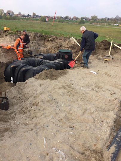 Tank-en Autowascentrum Zwart