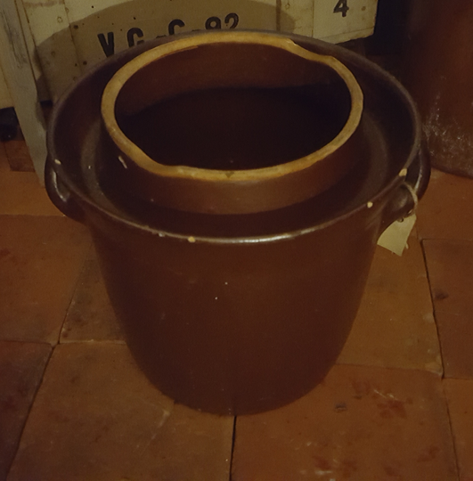 Grote inmaak pot met gootje   WA20083