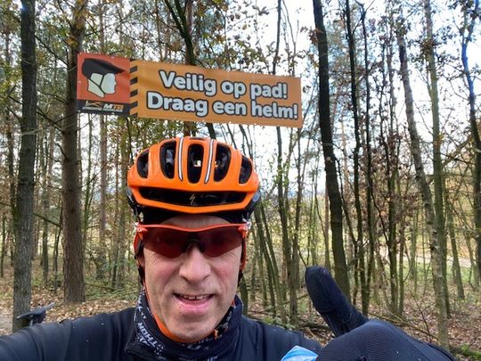 Waarom zet jij geen helm op?