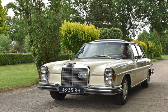 Mercedes Benz 280S Automatic ivoorwit bj. 1971
