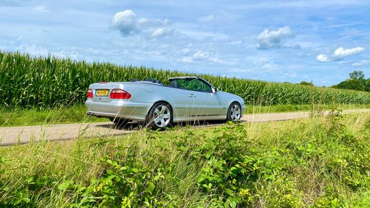 Mercedes Benz CLK320 Cabriolet silver bj. 2000